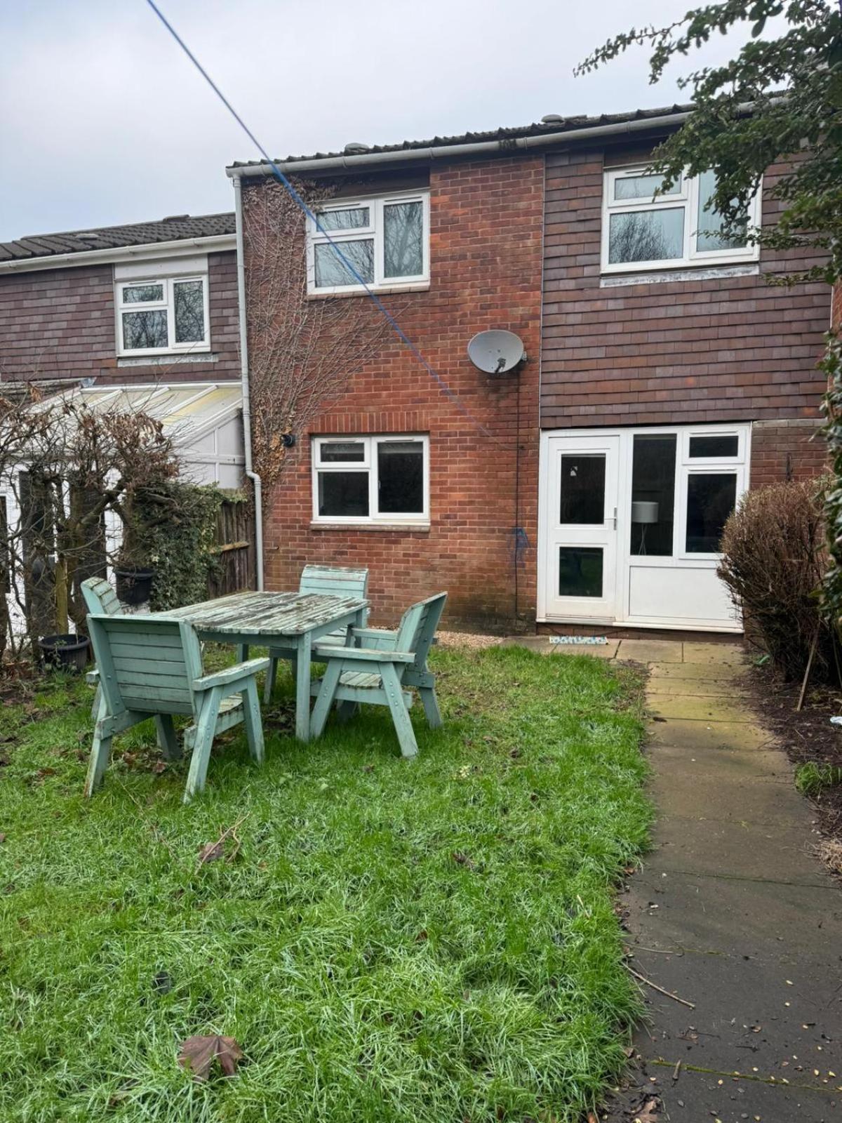 Large 2 Bedroom House Wombridge Exterior foto